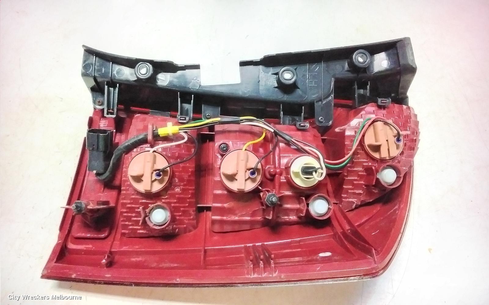 KIA RONDO LEFT TAILLIGHT, UN, 12/2006 - 03/2009