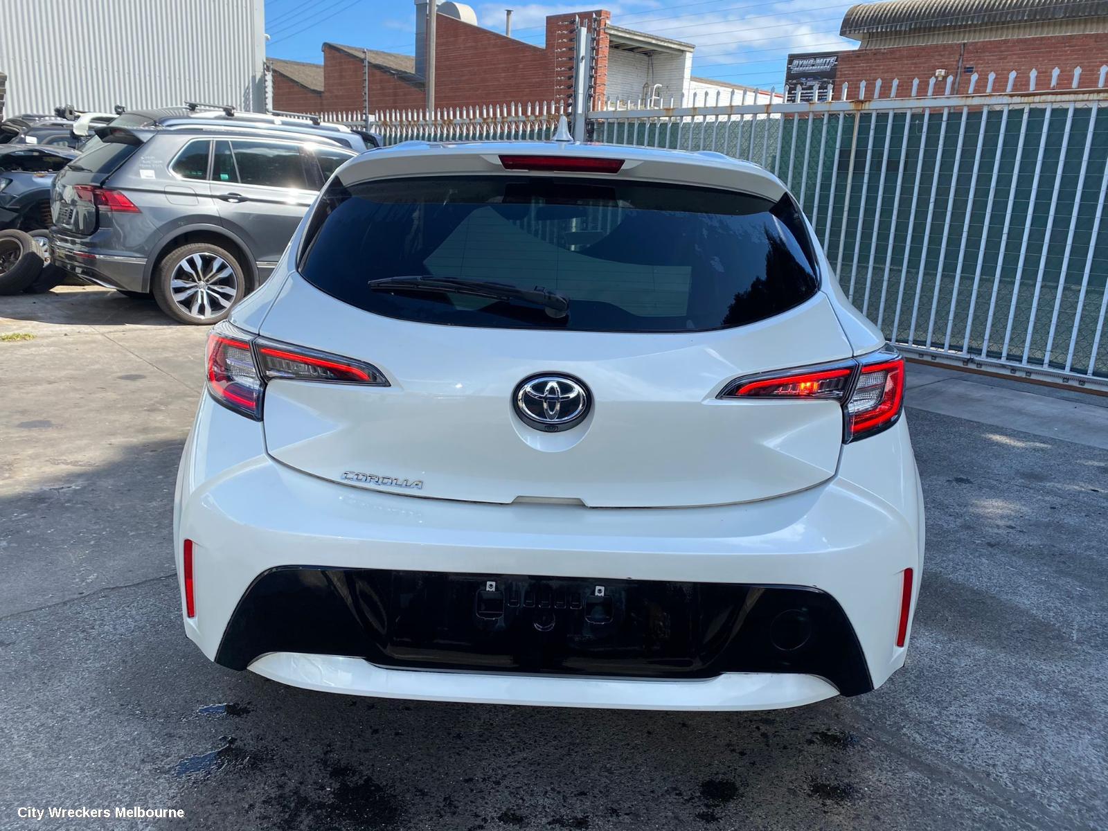 TOYOTA COROLLA, E210, 07/2018 ONWARDS, LH BAR REFLECTOR: 83639