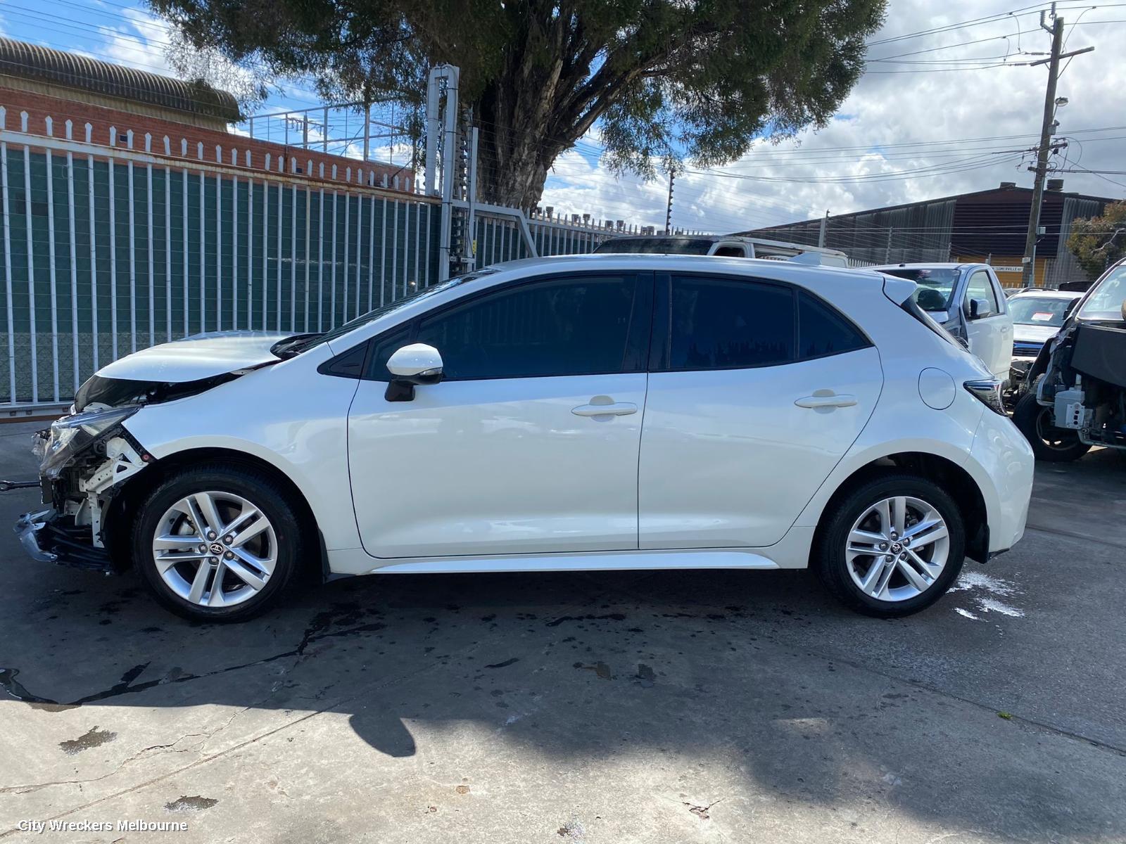 TOYOTA COROLLA, E210, 07/2018 ONWARDS, LH BAR REFLECTOR: 83639