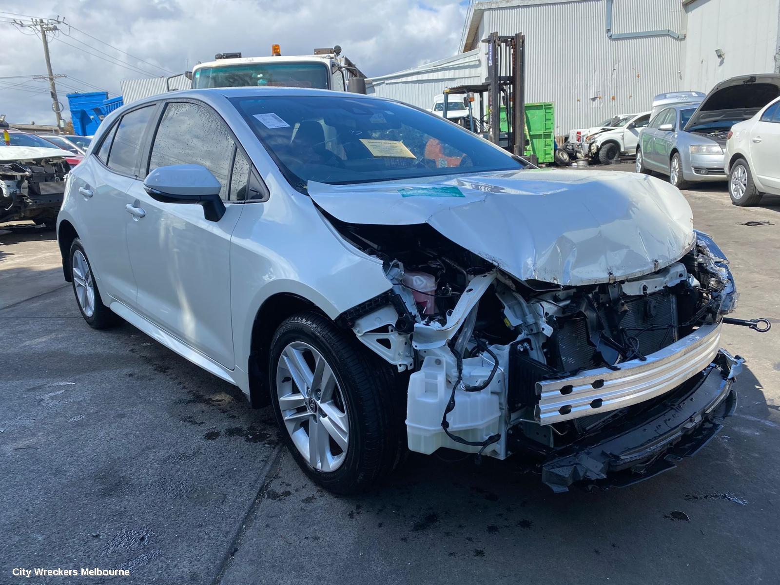 TOYOTA COROLLA, E210, 07/2018 ONWARDS, LH BAR REFLECTOR: 83639