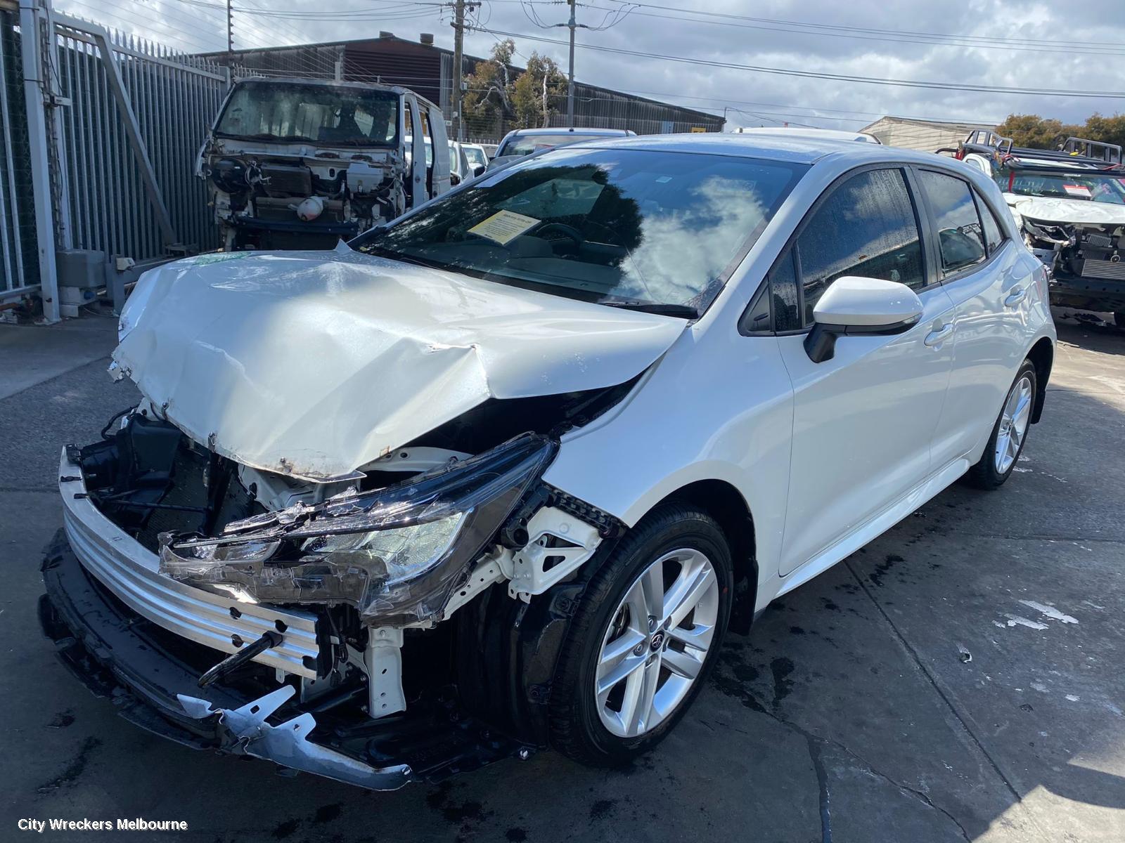TOYOTA COROLLA, E210, 07/2018 ONWARDS, LH BAR REFLECTOR: 83639
