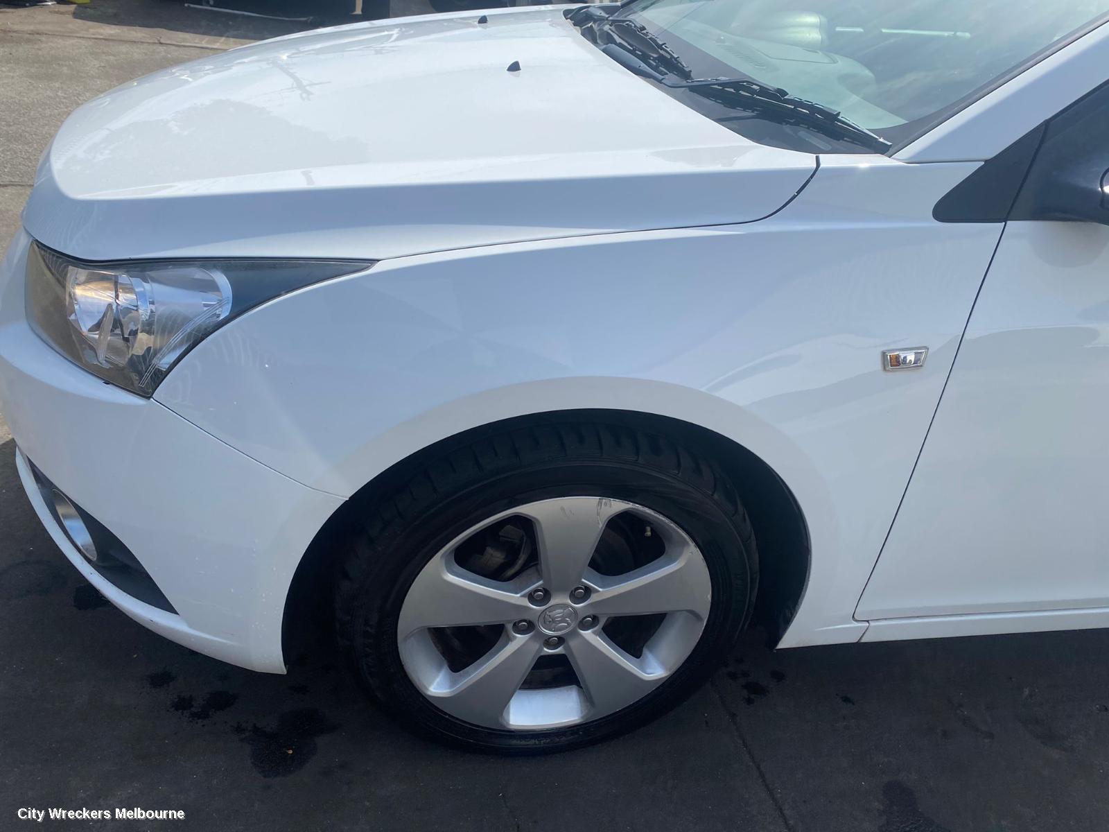 HOLDEN CRUZE RIGHT HEADLAMP, JG, 03/2009 - 02/2011