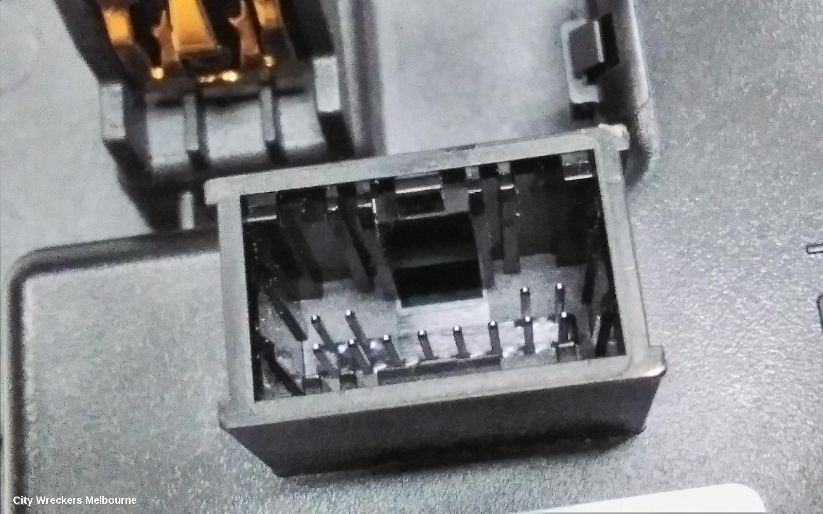 TESLA MODEL 3, 1ST GEN, 06/2019 ONWARDS, 1100241-00-J  SECURITY CONTROLLER, CENTRAL TESLA MODEL 3, MODEL Y: 128967