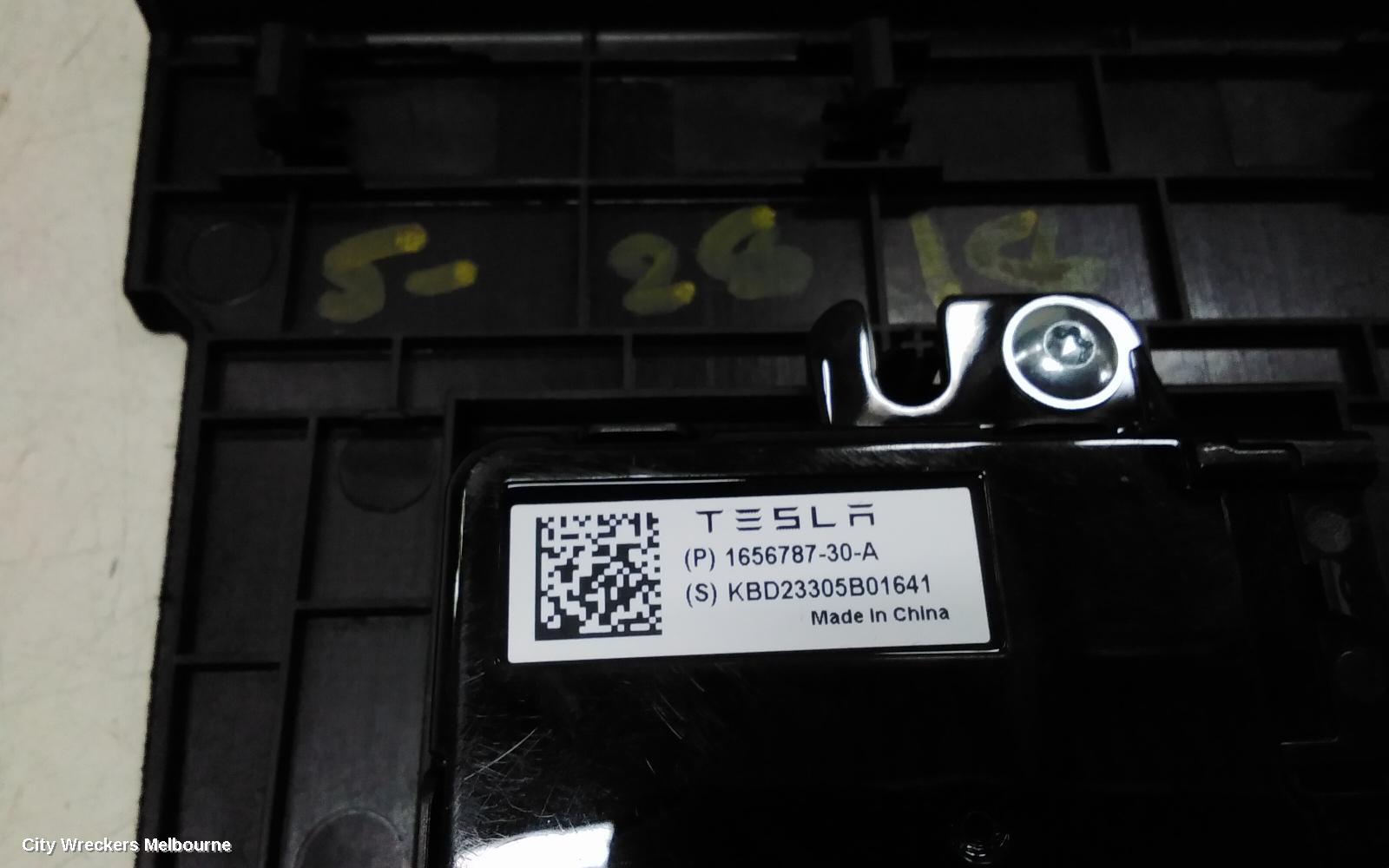 TESLA MODEL Y, 1ST GEN, 03/2022 ONWARDS, 1656787-30-AUSB HUB.TESLA: 128968