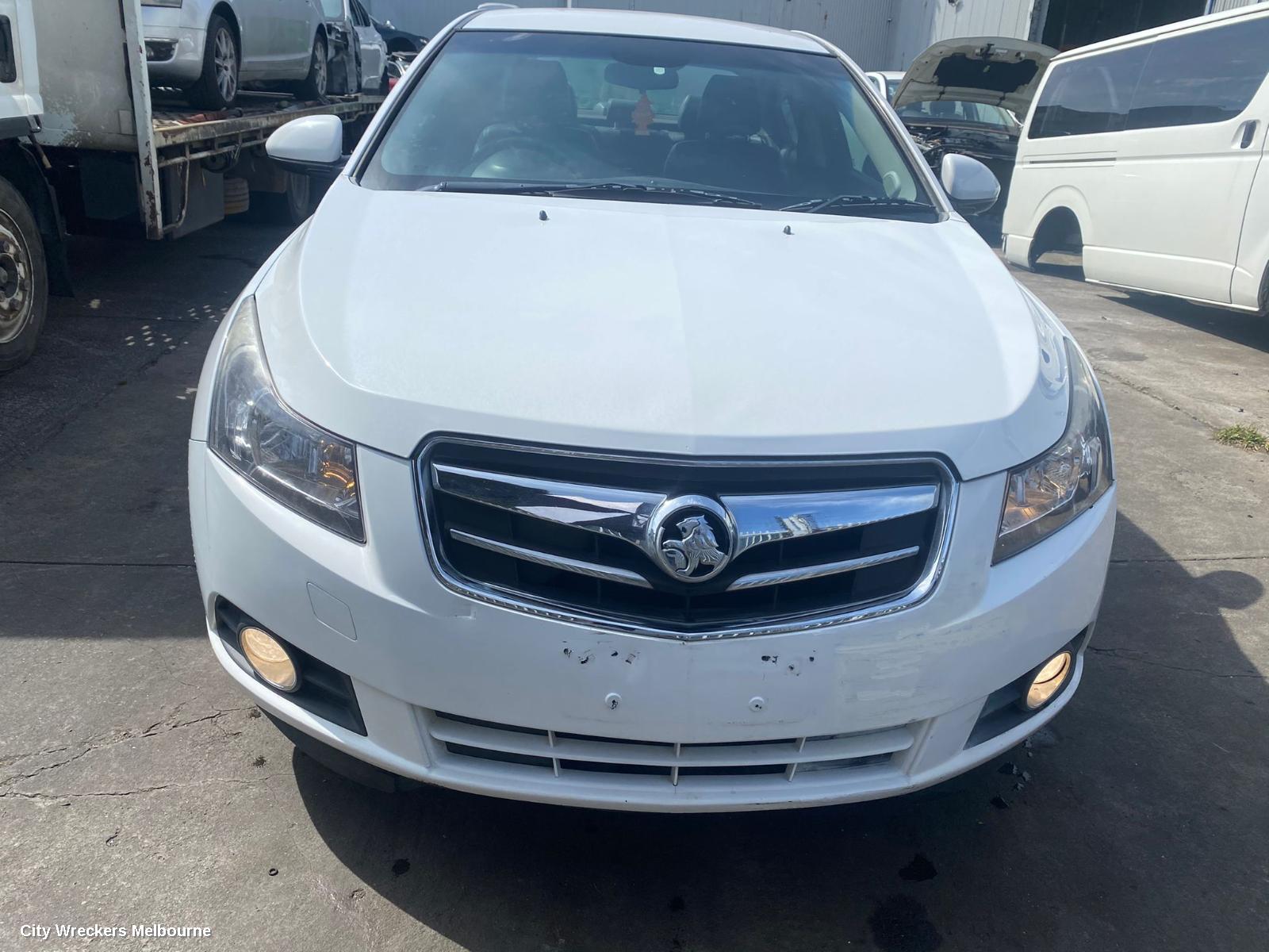 HOLDEN CRUZE RIGHT HEADLAMP, JG, 03/2009 - 02/2011