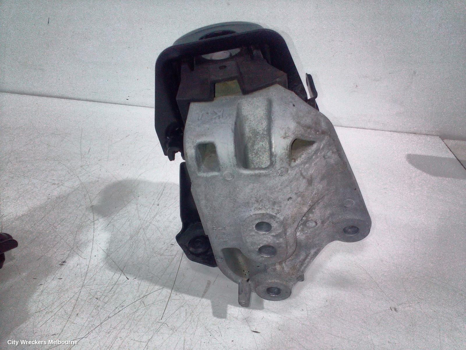 TOYOTA CAMRY MOUNT, XV70, 09/2017 - 05/2024