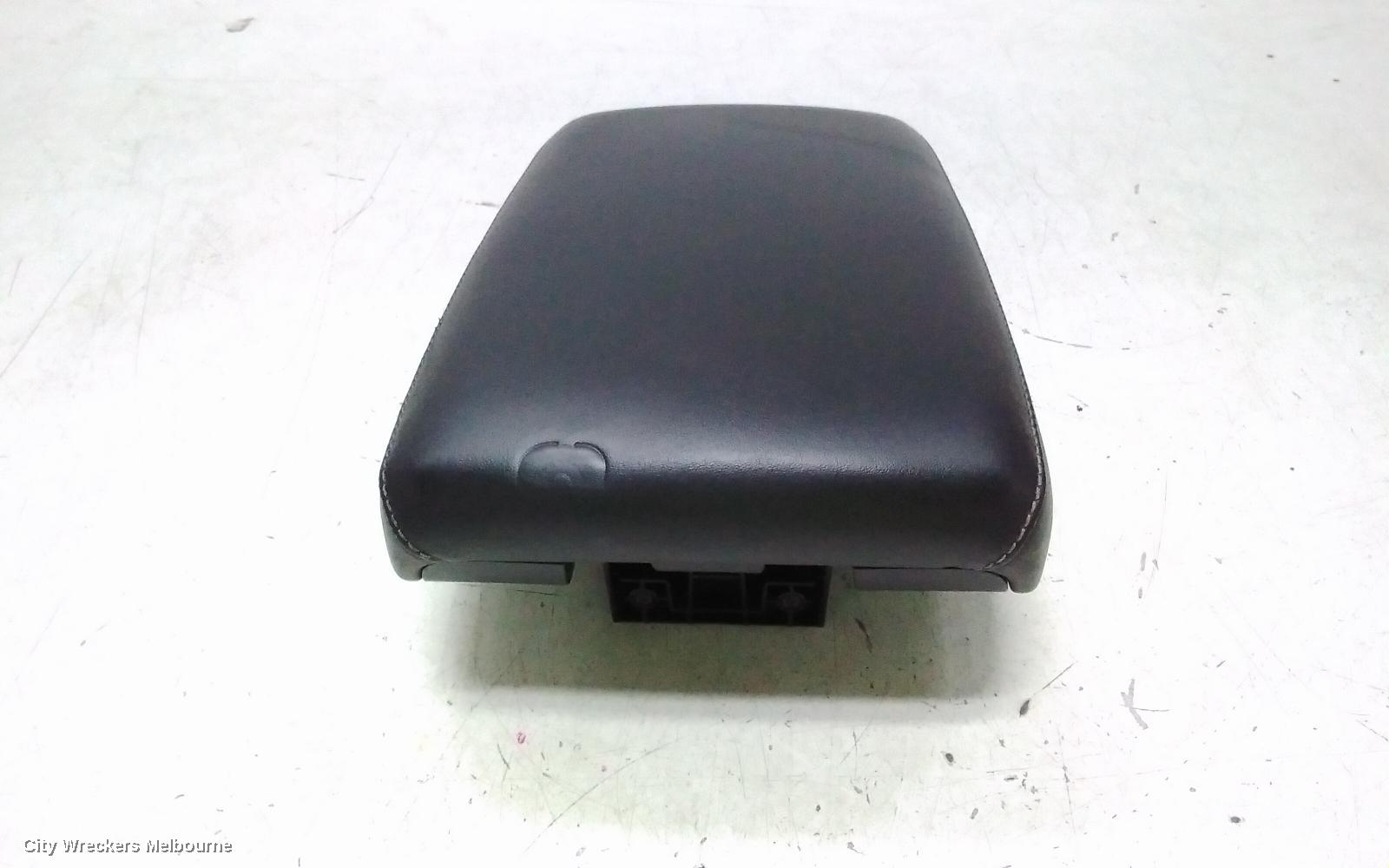 MITSUBISHI OUTLANDER CONSOLE, ZM, CONSOLE LID ONLY, BLACK, 08/2021 ONWARDS