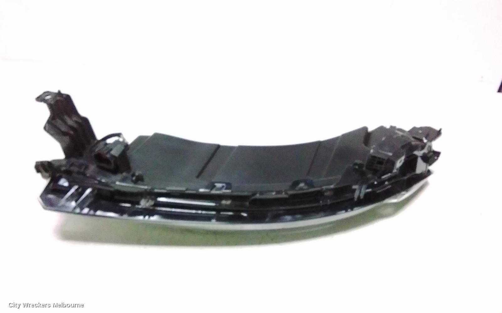 MITSUBISHI OUTLANDER RIGHT INDICATOR/FOG/SIDE, ZM, DAYTIME RUNNING LAMP, 08/2021 ONWARDS