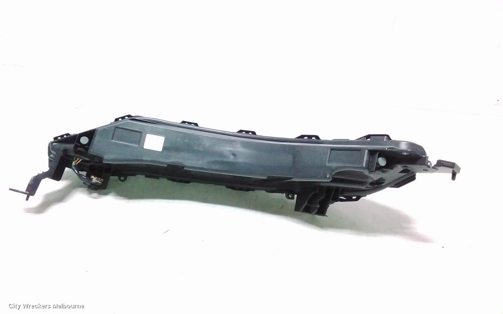MITSUBISHI OUTLANDER RIGHT INDICATOR/FOG/SIDE, ZM, DAYTIME RUNNING LAMP, 08/2021 ONWARDS
