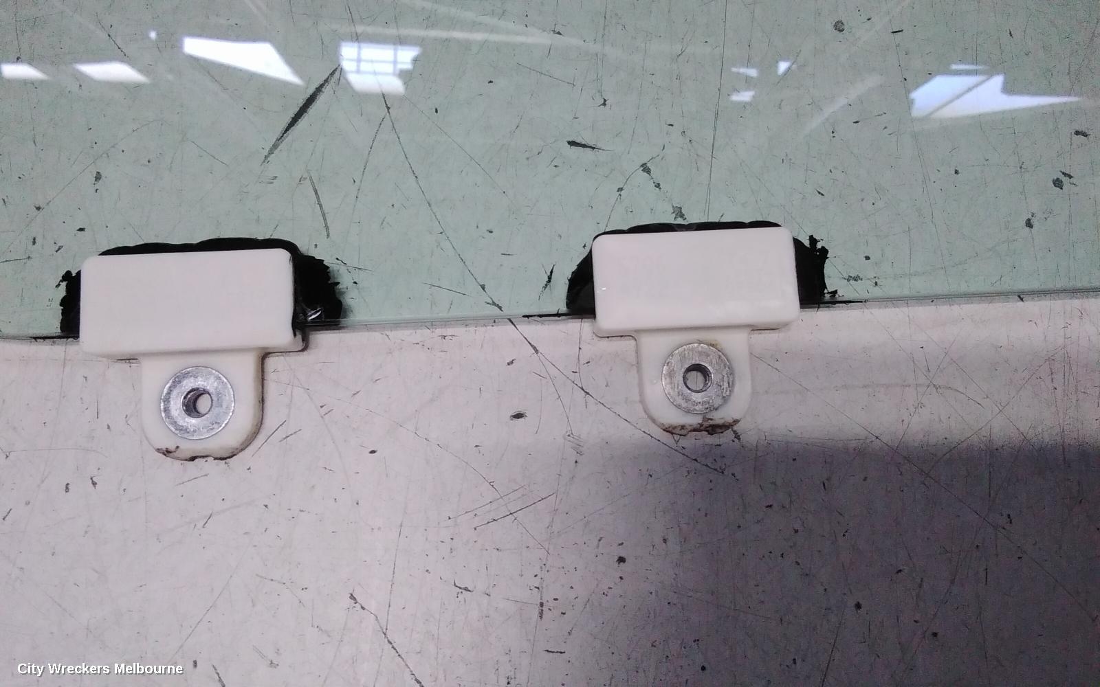 MITSUBISHI OUTLANDER RIGHT FRONT DOOR WINDOW, ZM, 08/2021 ONWARDS