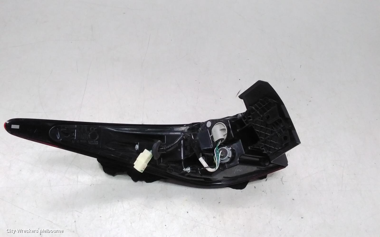 MITSUBISHI OUTLANDER RIGHT TAILLIGHT, ZM, IN BODY, W/ LED TYPE, 08/2021 - 04/2025