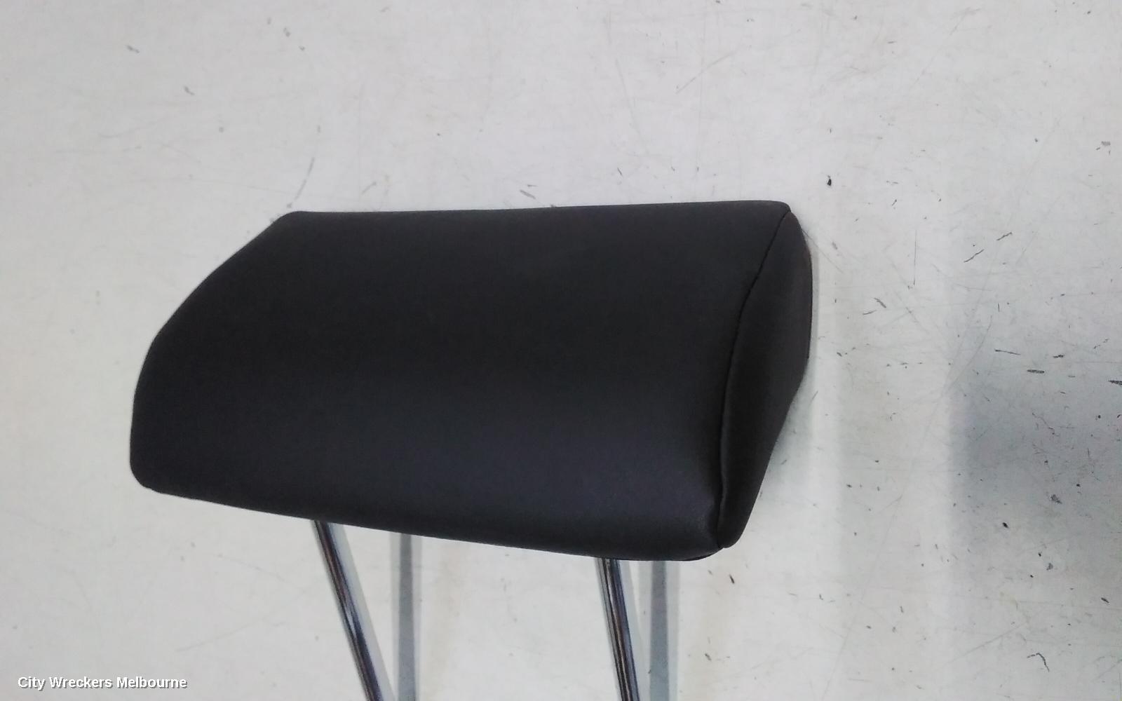 MITSUBISHI OUTLANDER HEADREST, CENTRE REAR 2ND ROW, LEATHER, BLACK, ZM, 08/2021 ONWARDS
