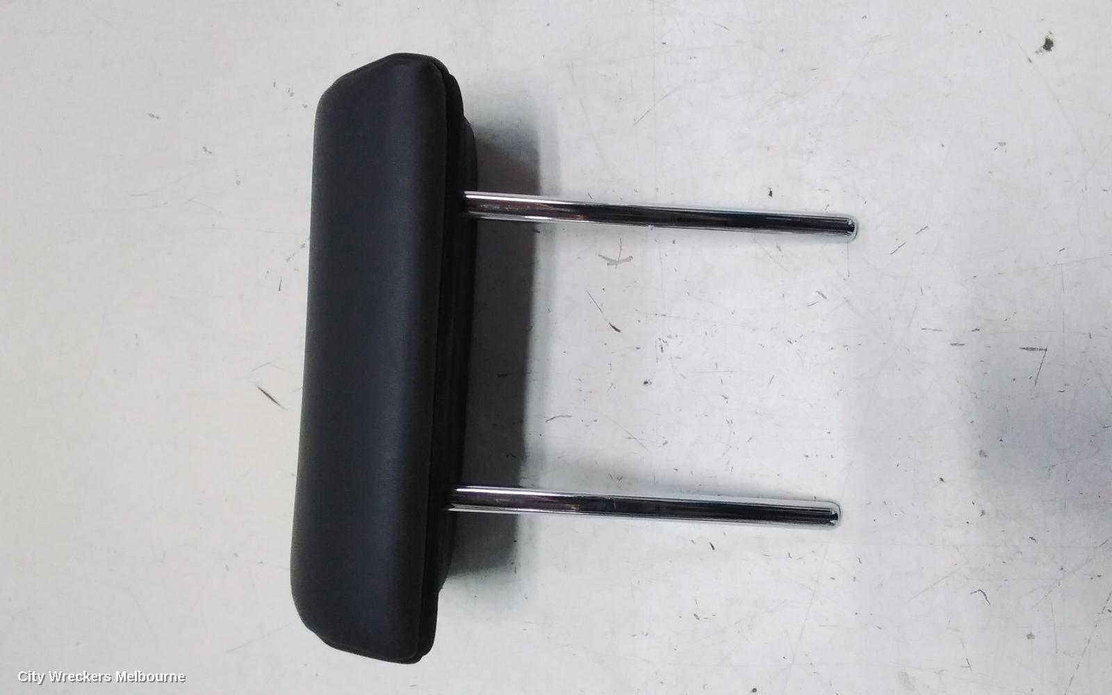 MITSUBISHI OUTLANDER HEADREST, CENTRE REAR 2ND ROW, LEATHER, BLACK, ZM, 08/2021 ONWARDS