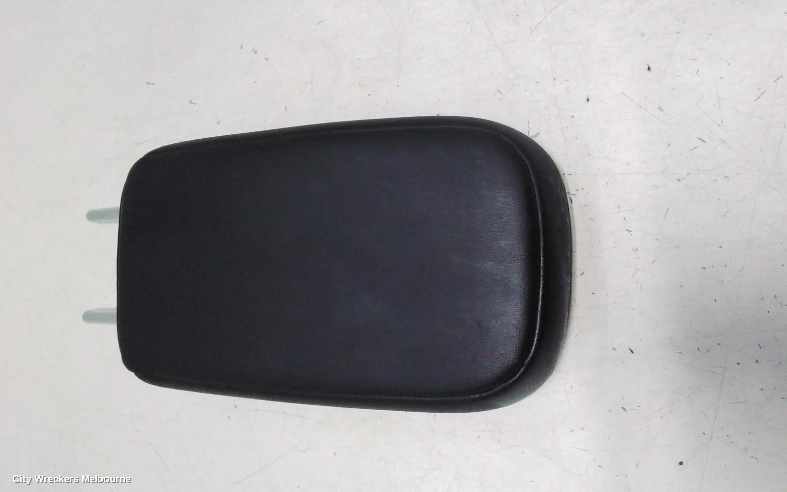 MITSUBISHI OUTLANDER HEADREST, RH REAR 3RD ROW, LEATHERETTE, BLACK, ZM, 08/2021 ONWARDS
