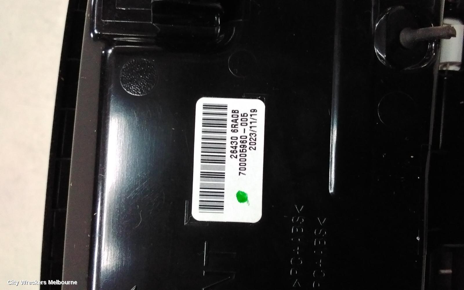 MITSUBISHI OUTLANDER COURTESY LIGHT, ZM, 08/2021 ONWARDS
