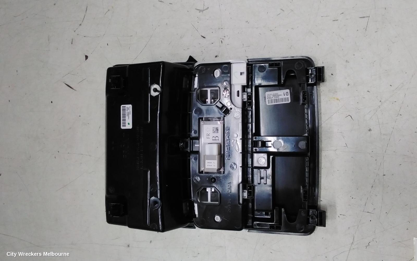 MITSUBISHI OUTLANDER COURTESY LIGHT, ZM, 08/2021 ONWARDS