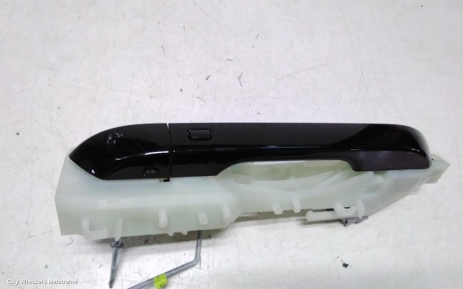 KIA CARNIVAL/GRAND CARNIVAL DOOR HANDLE, OUTER, RH FRONT, COLOUR CODED, NON CHROME INSERT, KA4, 10/2020 ONWARDS