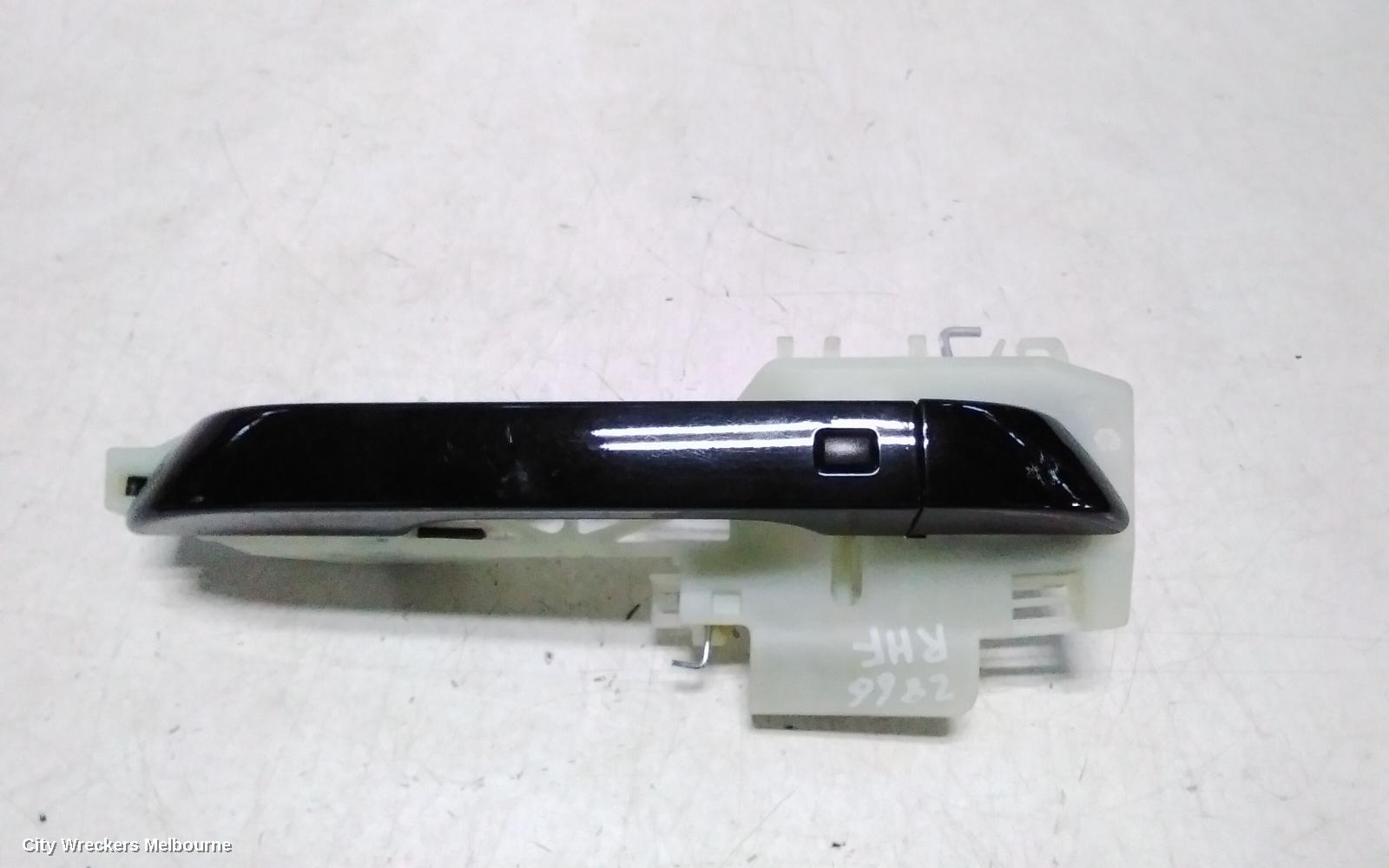 KIA CARNIVAL/GRAND CARNIVAL DOOR HANDLE, OUTER, RH FRONT, COLOUR CODED, NON CHROME INSERT, KA4, 10/2020 ONWARDS