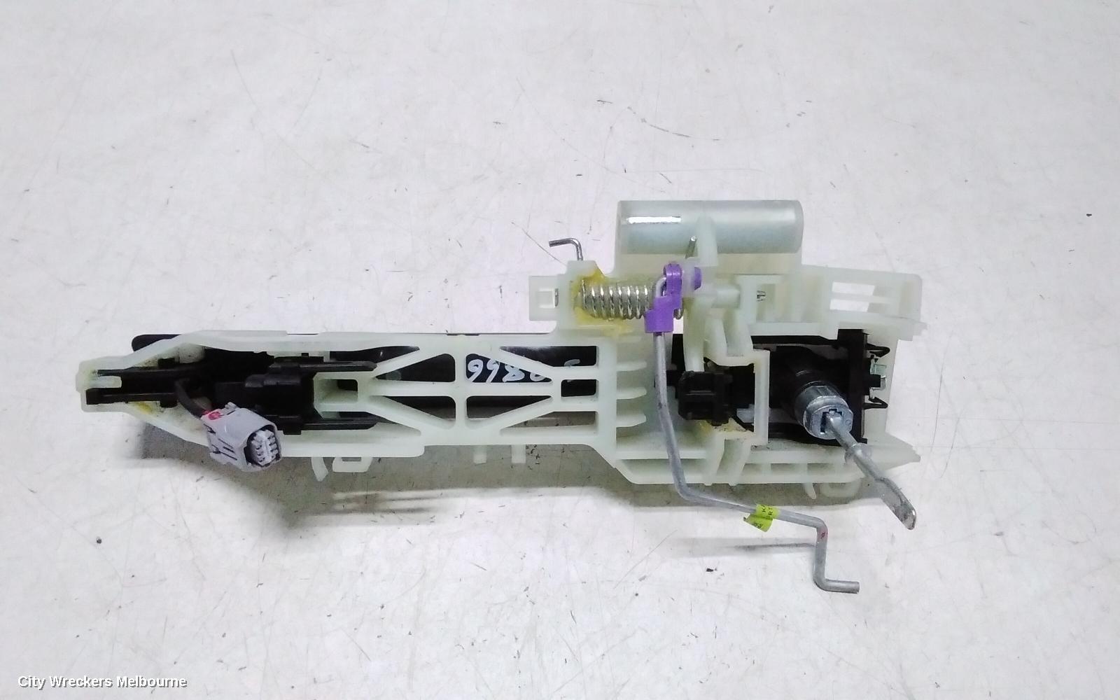 KIA CARNIVAL/GRAND CARNIVAL DOOR HANDLE, OUTER, RH FRONT, COLOUR CODED, NON CHROME INSERT, KA4, 10/2020 ONWARDS