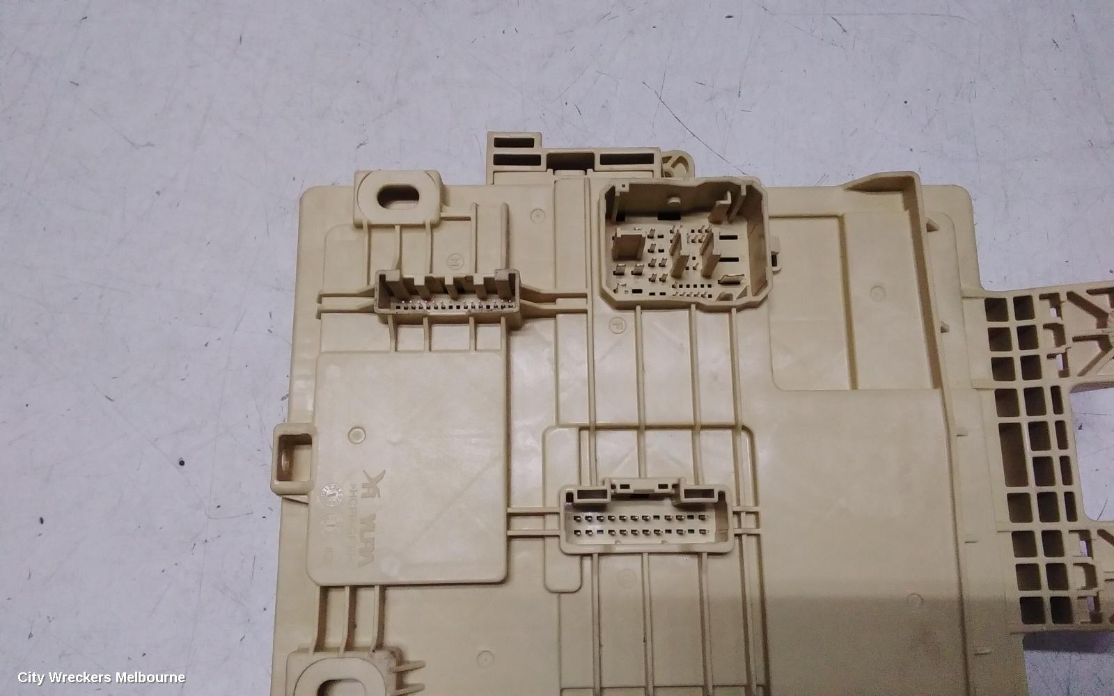 KIA CARNIVAL/GRAND CARNIVAL FUSE BOX, KA4, DIESEL, 2.2, UNDER DASH, 10/2020 ONWARDS