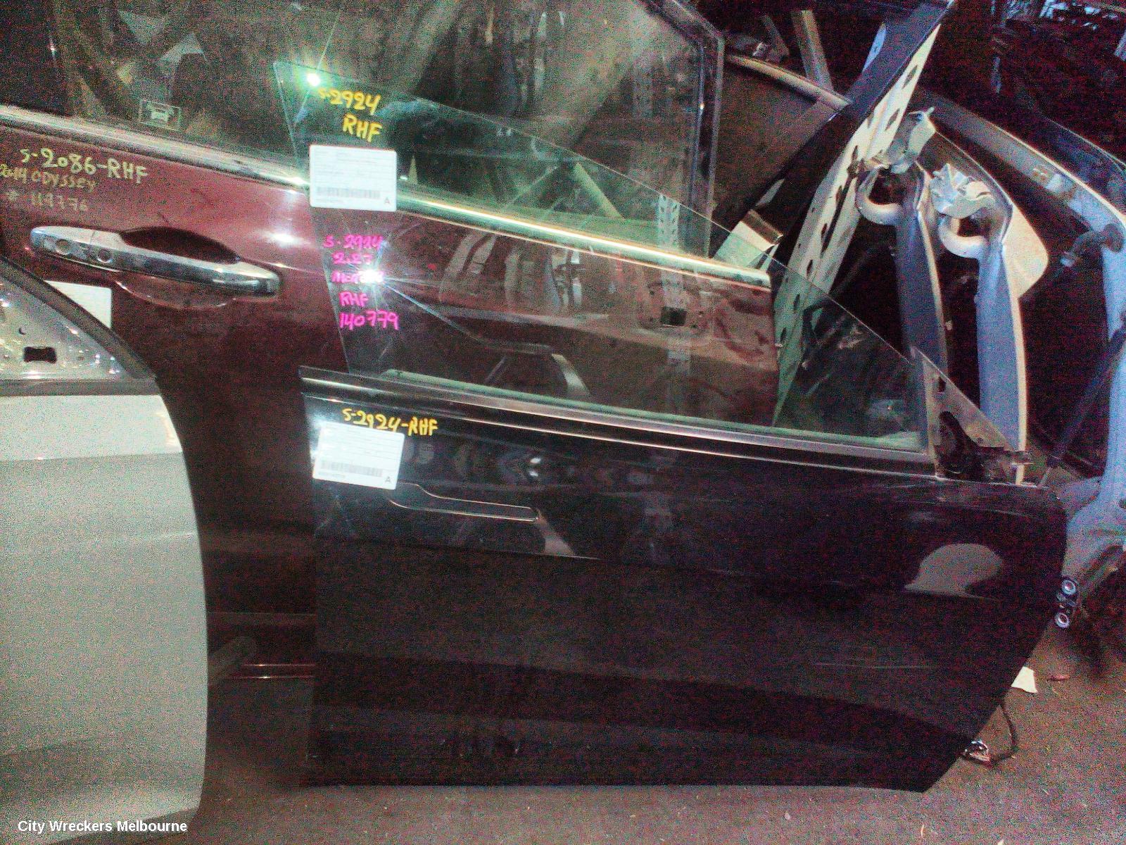 TESLA MODEL 3 RIGHT FRONT DOOR, 1ST GEN, 06/2019 - 08/2023
