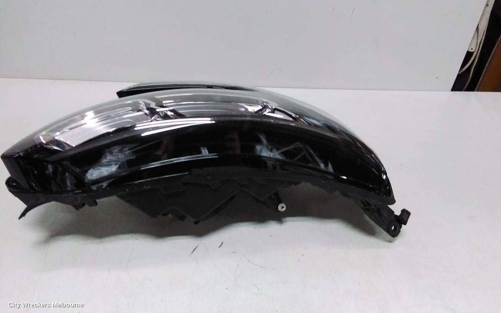 RENAULT MEGANE RIGHT HEADLAMP, BFB/KFB, HATCH/WAGON, 06/2016 - 02/2020