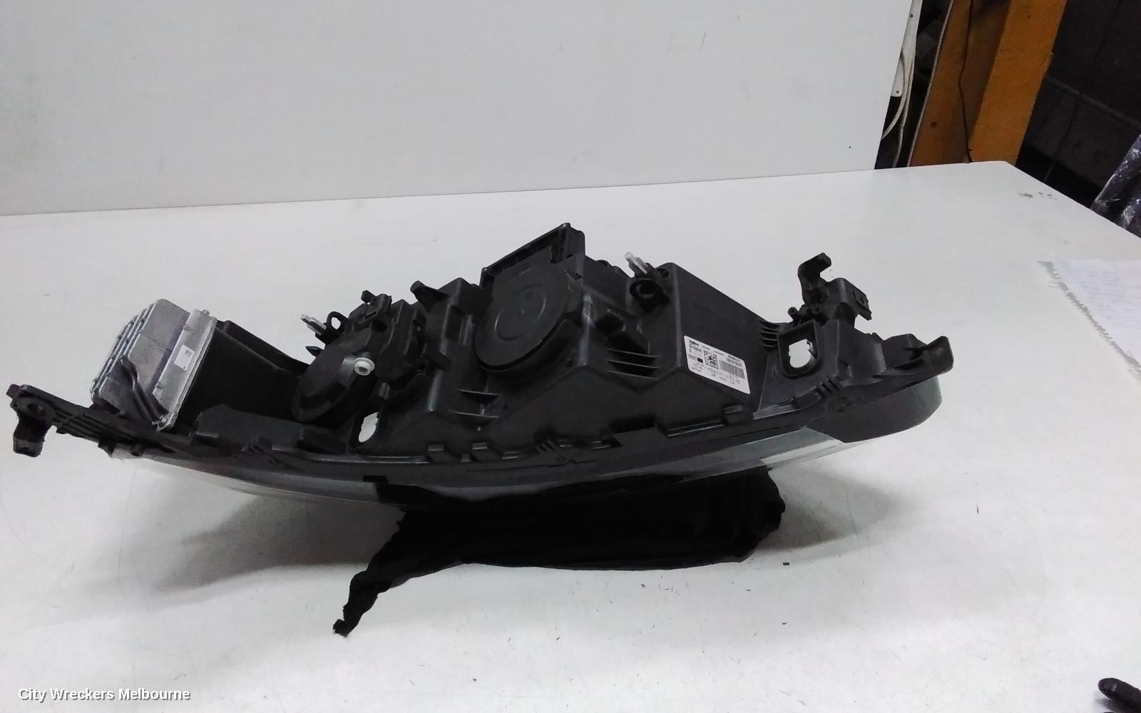 RENAULT MEGANE RIGHT HEADLAMP, BFB/KFB, HATCH/WAGON, 06/2016 - 02/2020