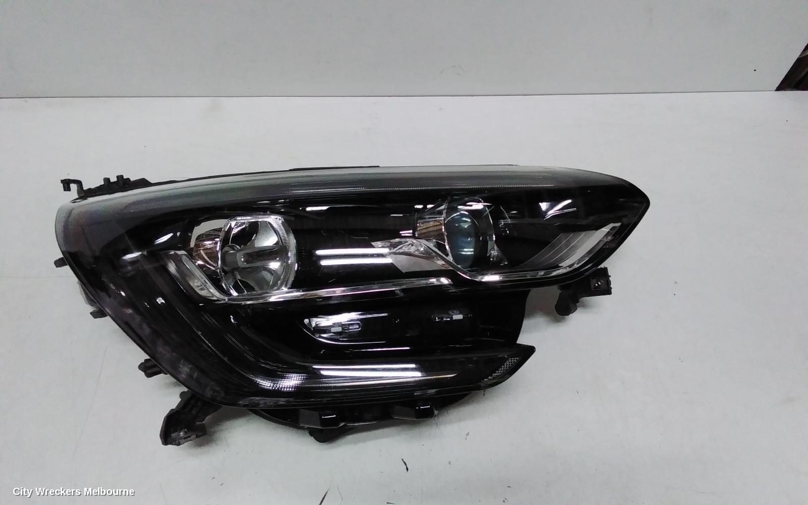 RENAULT MEGANE RIGHT HEADLAMP, BFB/KFB, HATCH/WAGON, 06/2016 - 02/2020