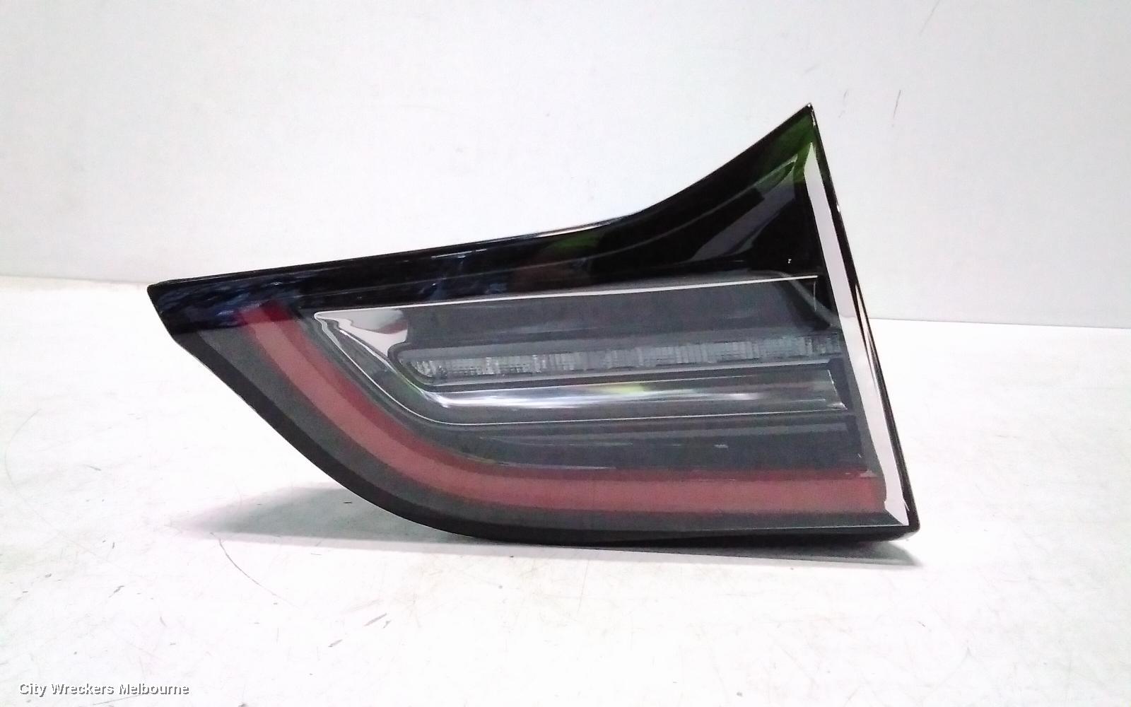 TESLA MODEL Y REAR GARNISH, 1ST GEN, TAILGATE LAMP (LH SIDE), 03/2022 ONWARDS