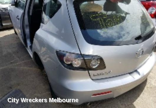 MAZDA 3 RIGHT DOOR MIRROR, BK, MANUAL, SEDAN/HATCH, 10/2003 - 04/2009