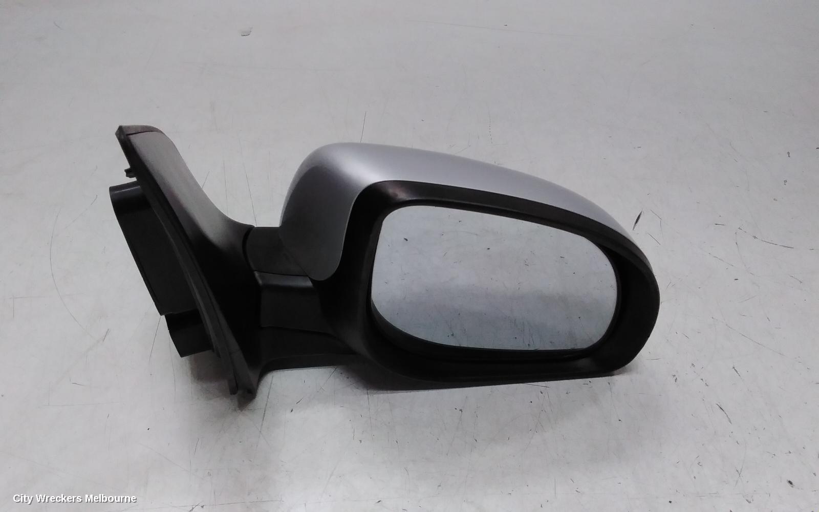 HYUNDAI I20 RIGHT DOOR MIRROR, PB, MANUAL FOLDING, W/ FLASHER TYPE, 03/2012 - 12/2015