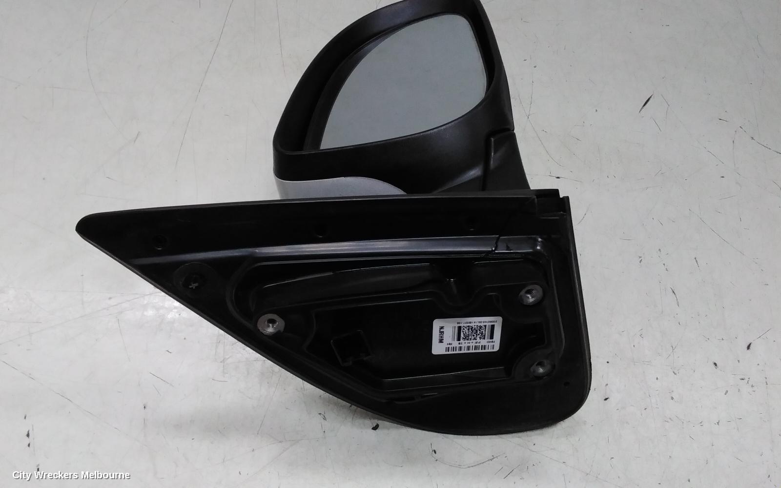 HYUNDAI I20 RIGHT DOOR MIRROR, PB, MANUAL FOLDING, W/ FLASHER TYPE, 03/2012 - 12/2015