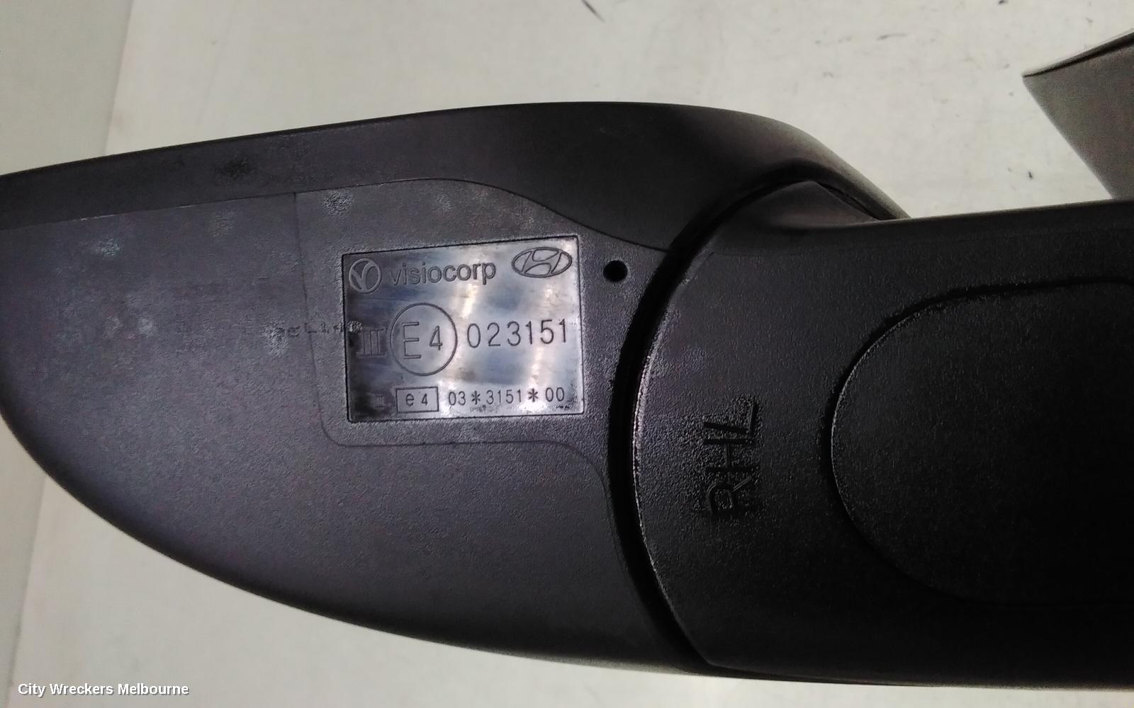 HYUNDAI I20 LEFT DOOR MIRROR, PB, MANUAL FOLDING, W/ FLASHER TYPE, 03/2012 - 12/2015