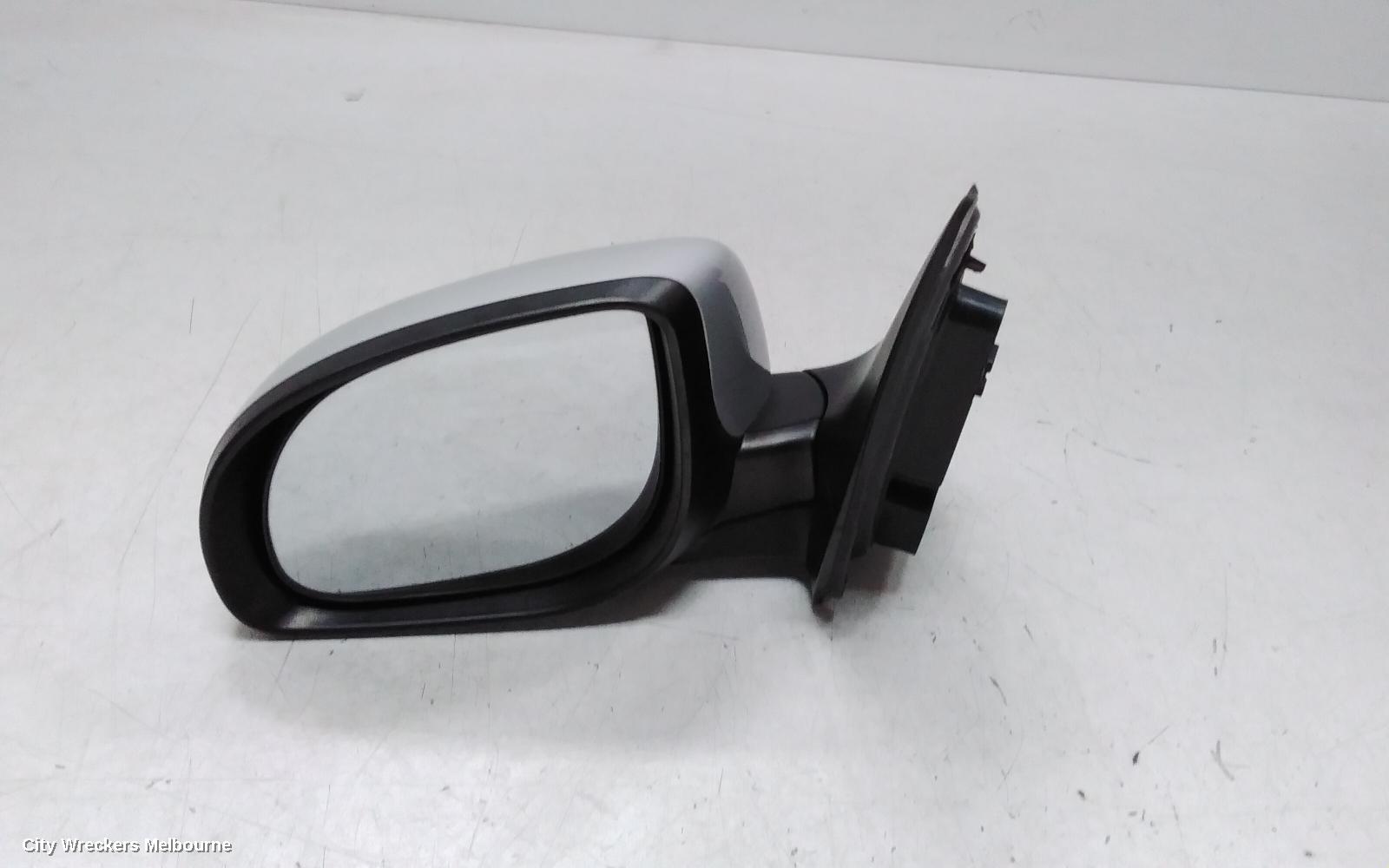 HYUNDAI I20 LEFT DOOR MIRROR, PB, MANUAL FOLDING, W/ FLASHER TYPE, 03/2012 - 12/2015