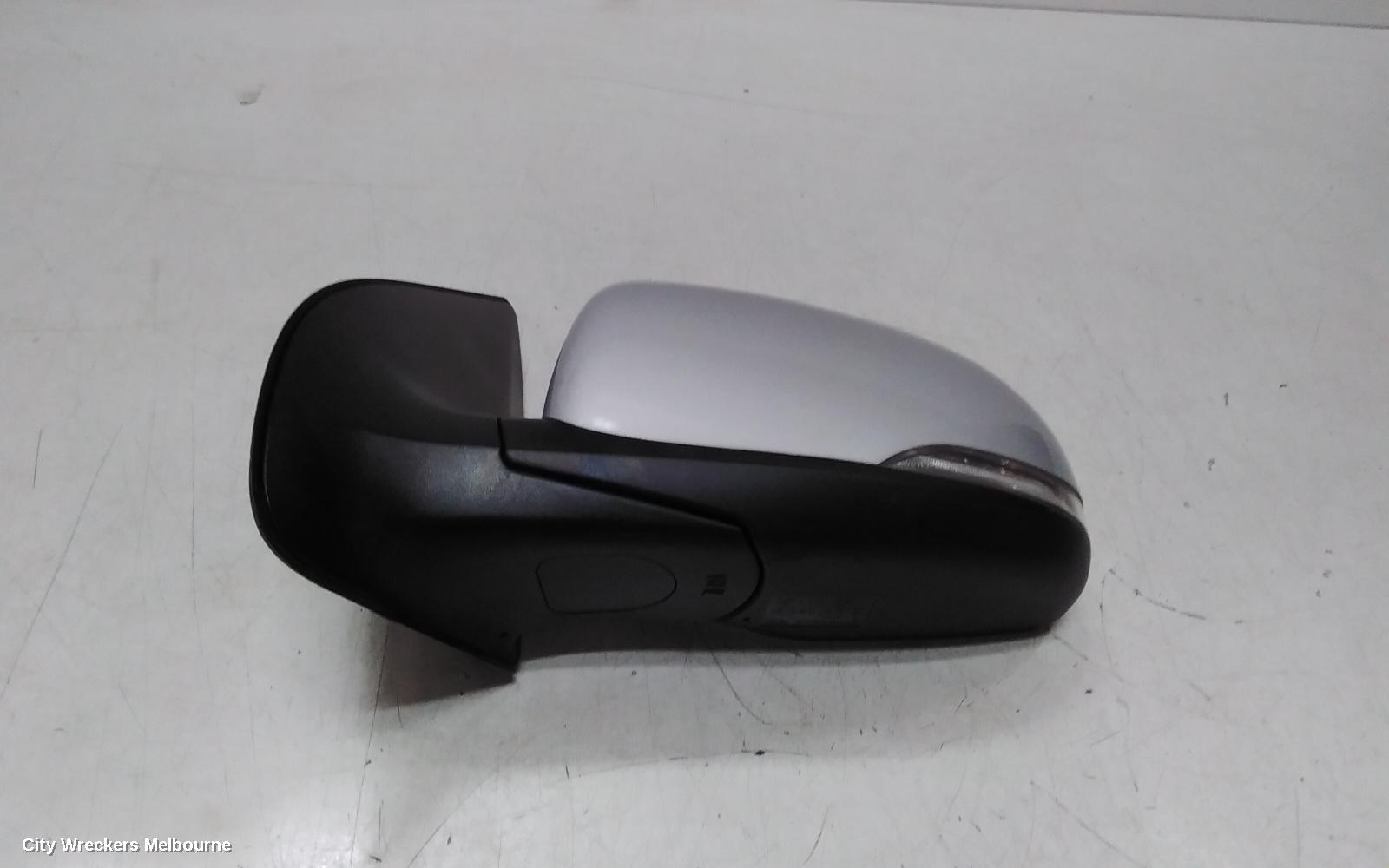 HYUNDAI I20 LEFT DOOR MIRROR, PB, MANUAL FOLDING, W/ FLASHER TYPE, 03/2012 - 12/2015