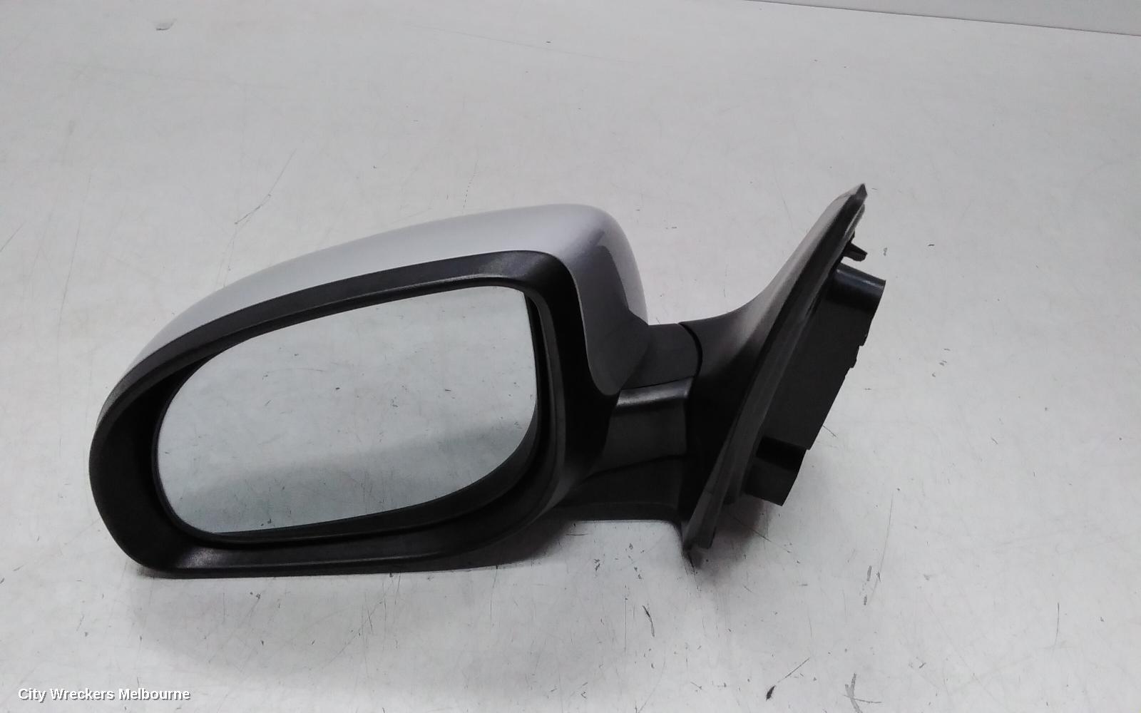 HYUNDAI I20 LEFT DOOR MIRROR, PB, MANUAL FOLDING, W/ FLASHER TYPE, 03/2012 - 12/2015