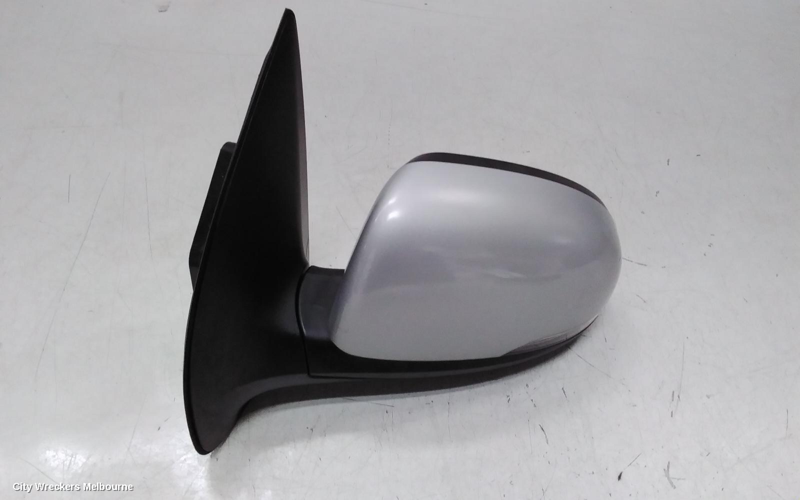 HYUNDAI I20 LEFT DOOR MIRROR, PB, MANUAL FOLDING, W/ FLASHER TYPE, 03/2012 - 12/2015