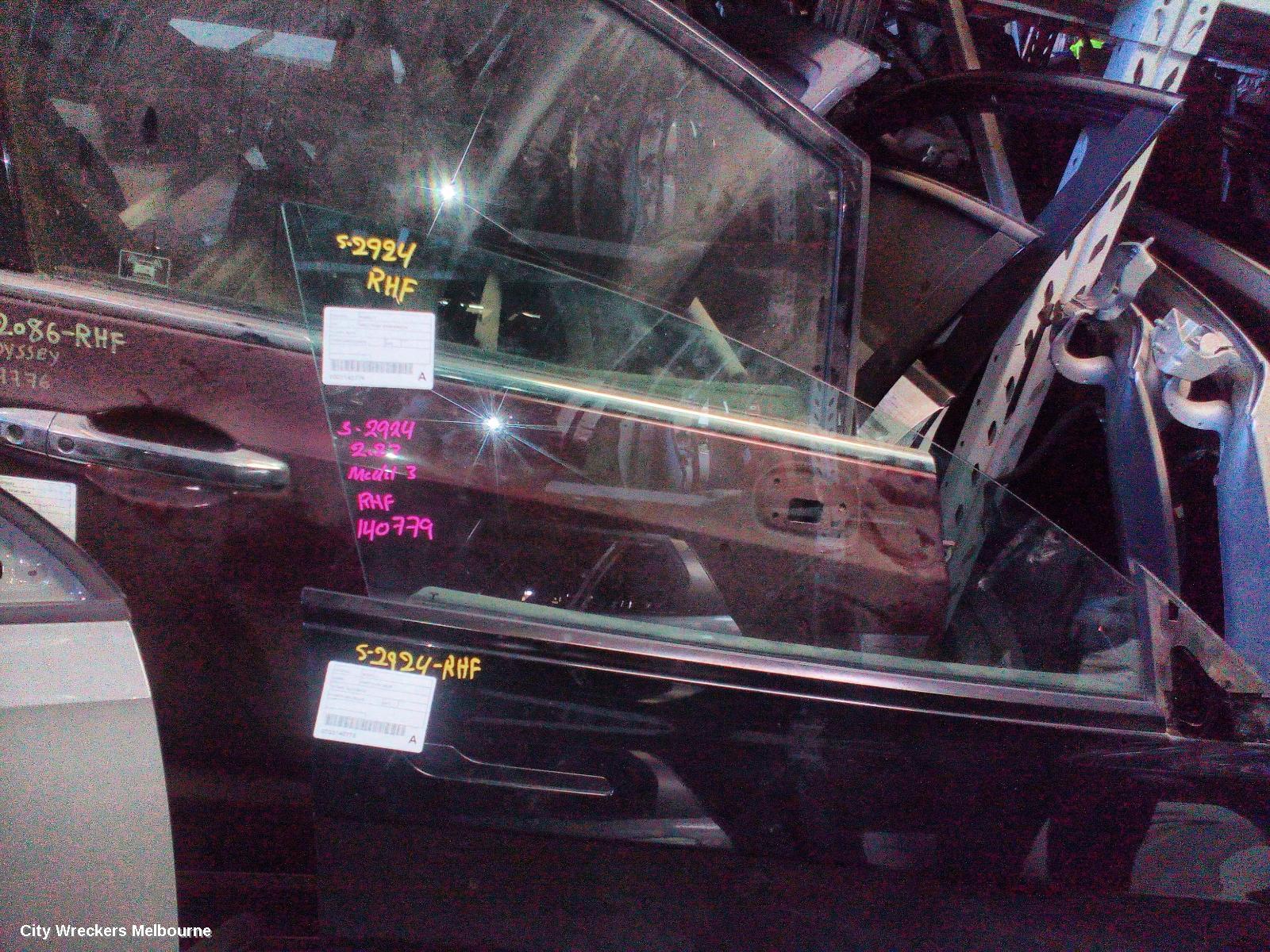 TESLA MODEL 3 RIGHT FRONT DOOR WINDOW, 1ST GEN, 06/2019 ONWARDS