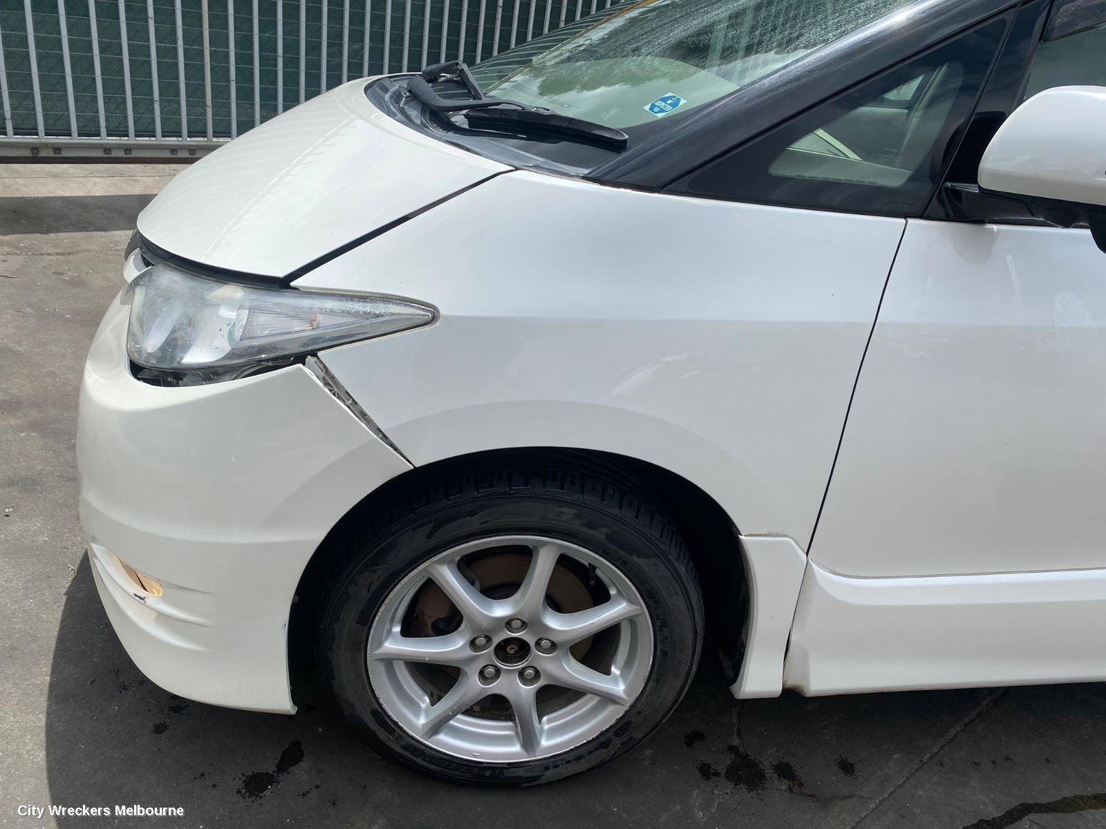 TOYOTA ESTIMA LEFT FRONT HUB ASSEMBLY, XR50, 05-19