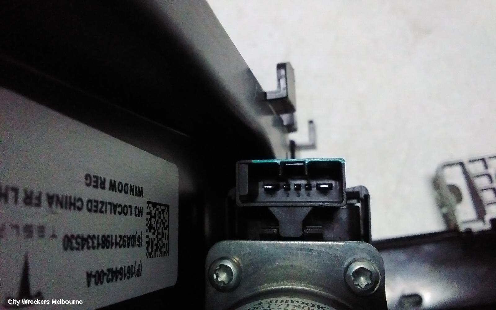 TESLA MODEL 3 LEFT FRONT WINDOW REG/MOTOR, 1ST GEN, 06/2019 ONWARDS