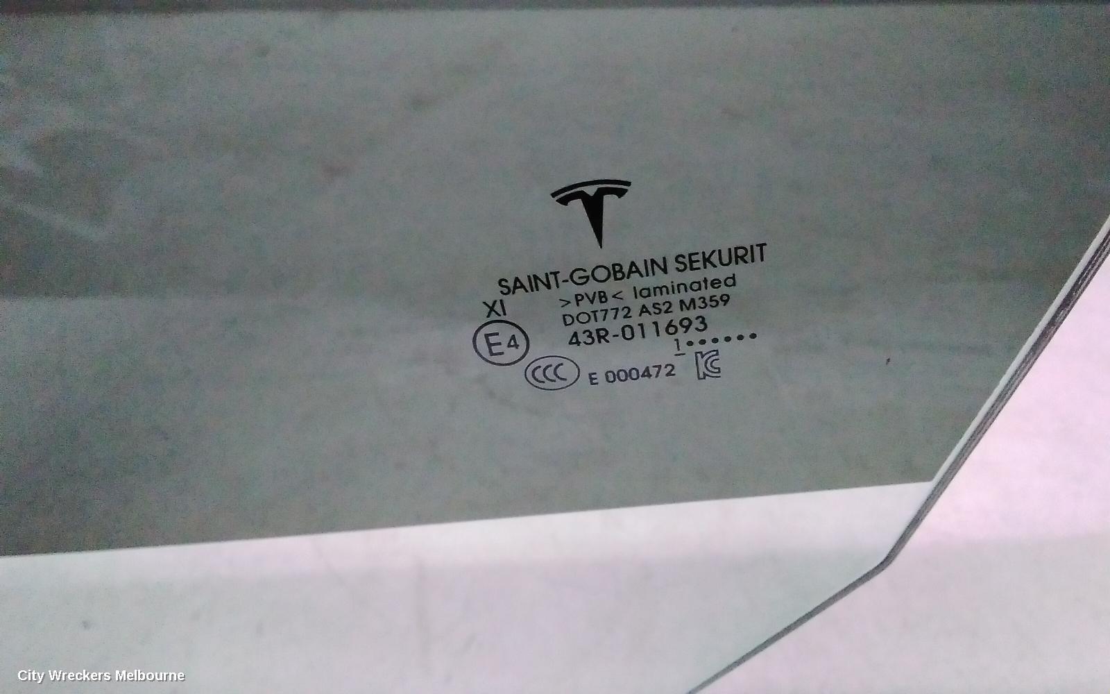 TESLA MODEL 3 LEFT FRONT DOOR WINDOW, 1ST GEN, 06/2019 ONWARDS