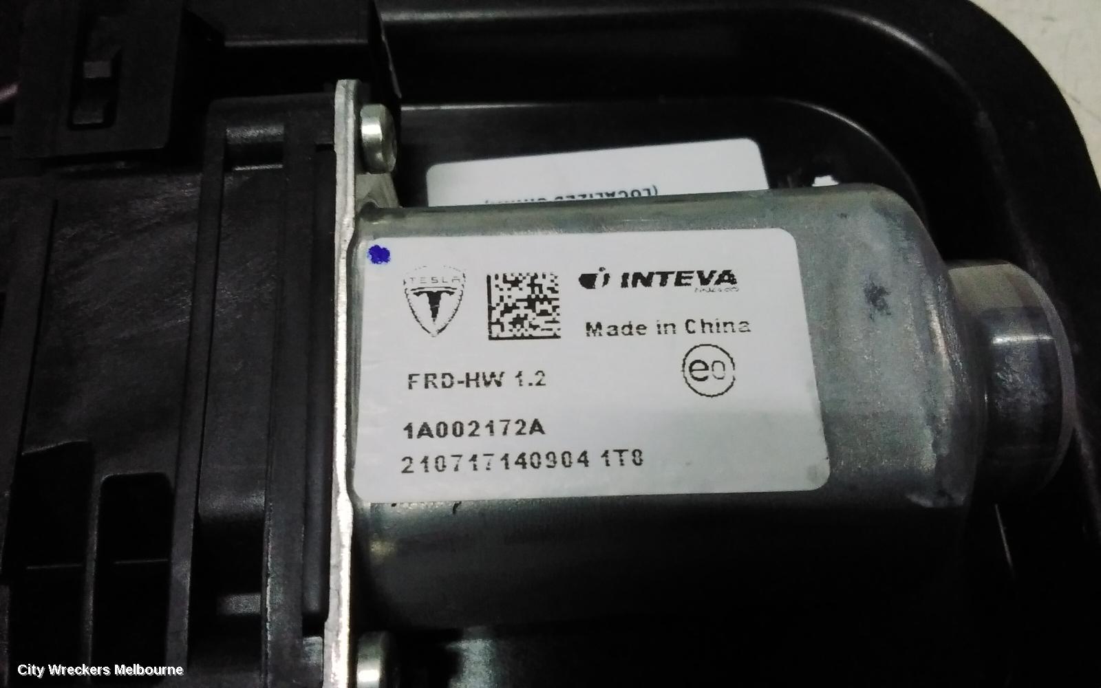 TESLA MODEL 3 RIGHT FRONT WINDOW REG/MOTOR, 1ST GEN, 06/2019 ONWARDS