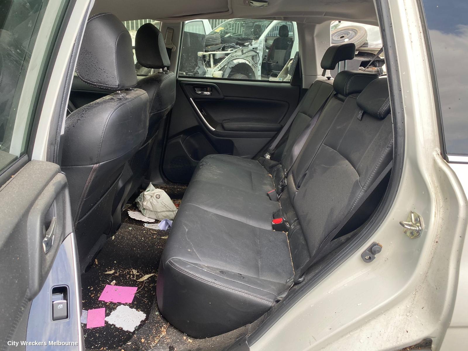 SUBARU FORESTER RIGHT FRONT DOOR WINDOW, SJ, 12/2012 - 08/2018