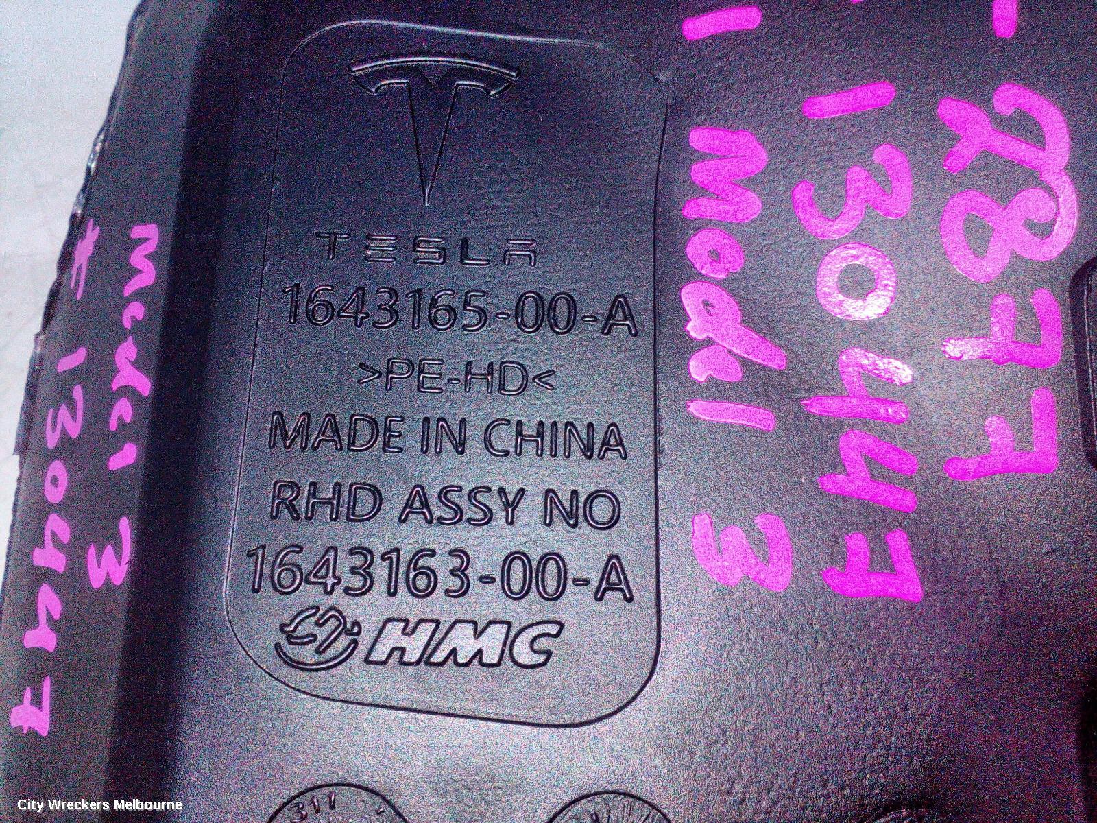 TESLA MODEL 3 WASHER BOTTLE, 1ST GEN, 06/2019 ONWARDS