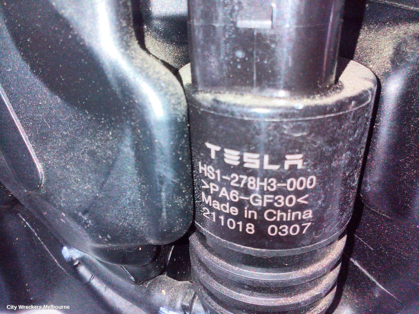 TESLA MODEL 3 WASHER BOTTLE, 1ST GEN, 06/2019 ONWARDS