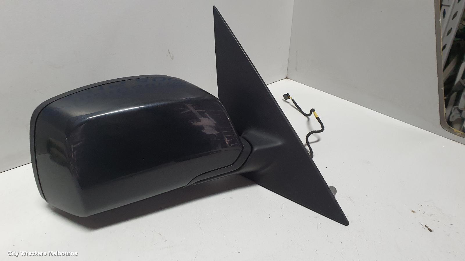 BMW X3 RIGHT DOOR MIRROR, MANUAL FOLD, W/ MEMORY, AUTO DIP, NON GLOSS BLACK LINE, LIGHT PACK, NON CAMERA, E83, 09/2009 - 11/2010