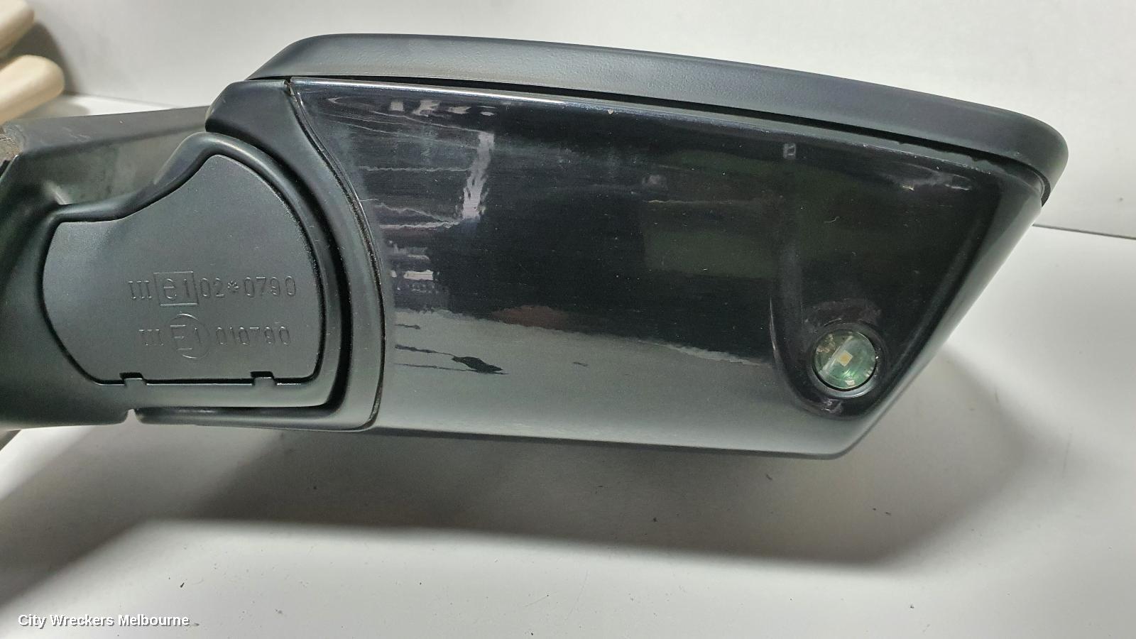 BMW X3 RIGHT DOOR MIRROR, MANUAL FOLD, W/ MEMORY, AUTO DIP, NON GLOSS BLACK LINE, LIGHT PACK, NON CAMERA, E83, 09/2009 - 11/2010