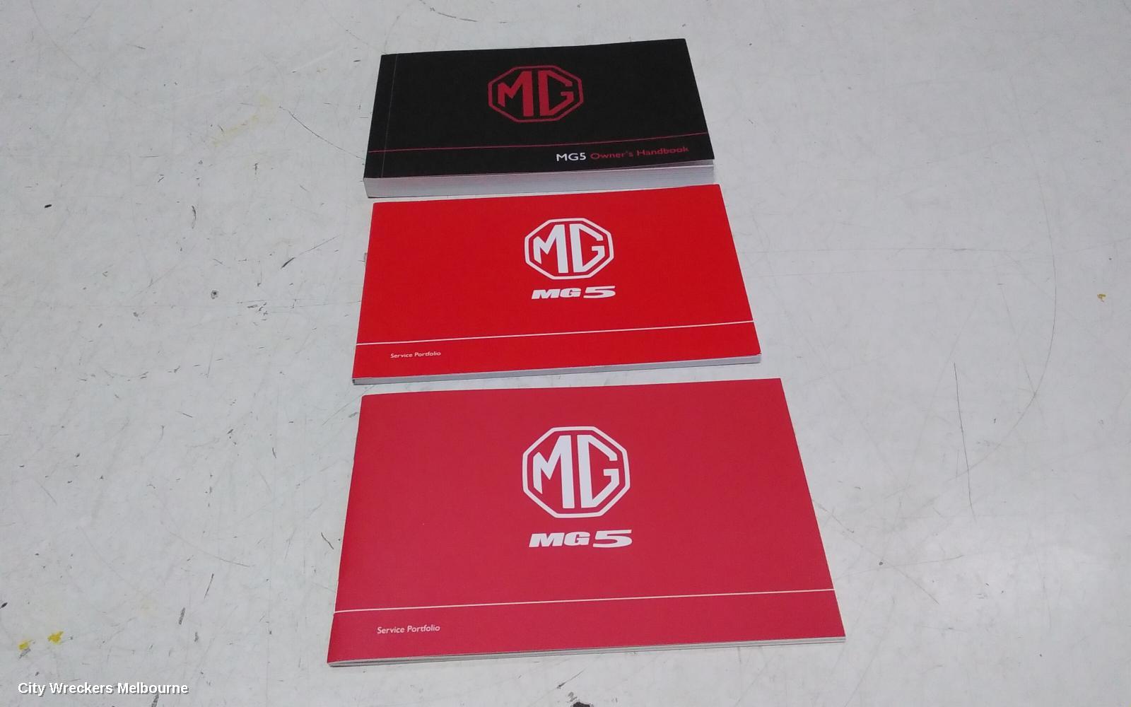 MG MG5 OWNERS HANDBOOK, AP32, 01/2023 ONWARDS