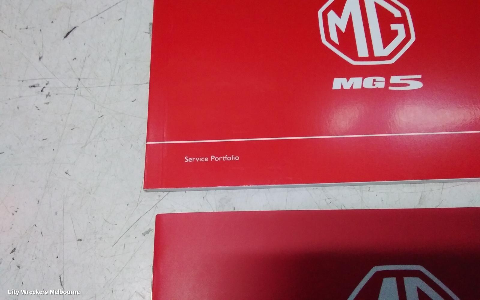 MG MG5 OWNERS HANDBOOK, AP32, 01/2023 ONWARDS