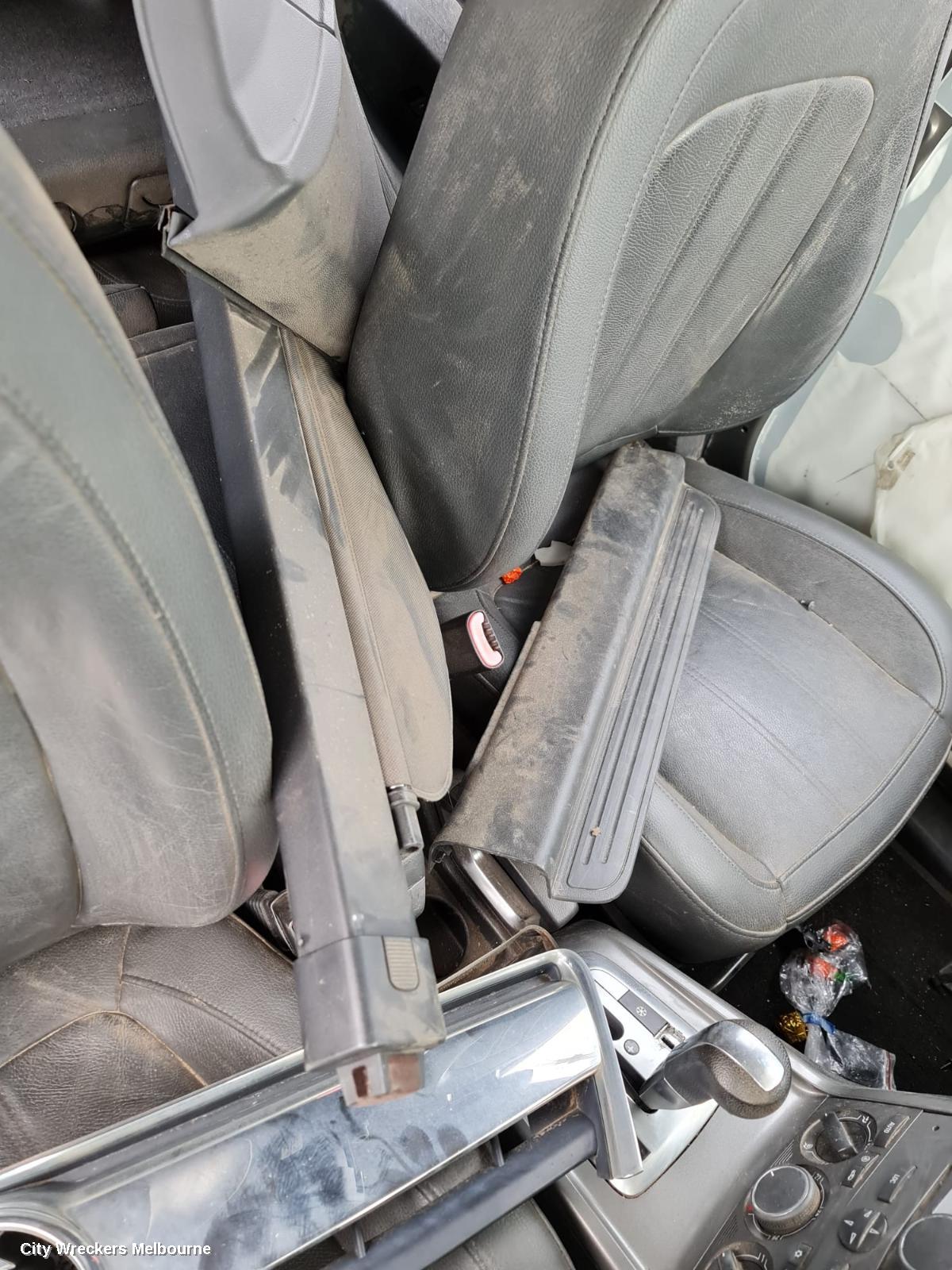 HOLDEN CAPTIVA RIGHT TAILLIGHT, CG, MAXX (VIN KL3D), 09/2006 - 10/2009
